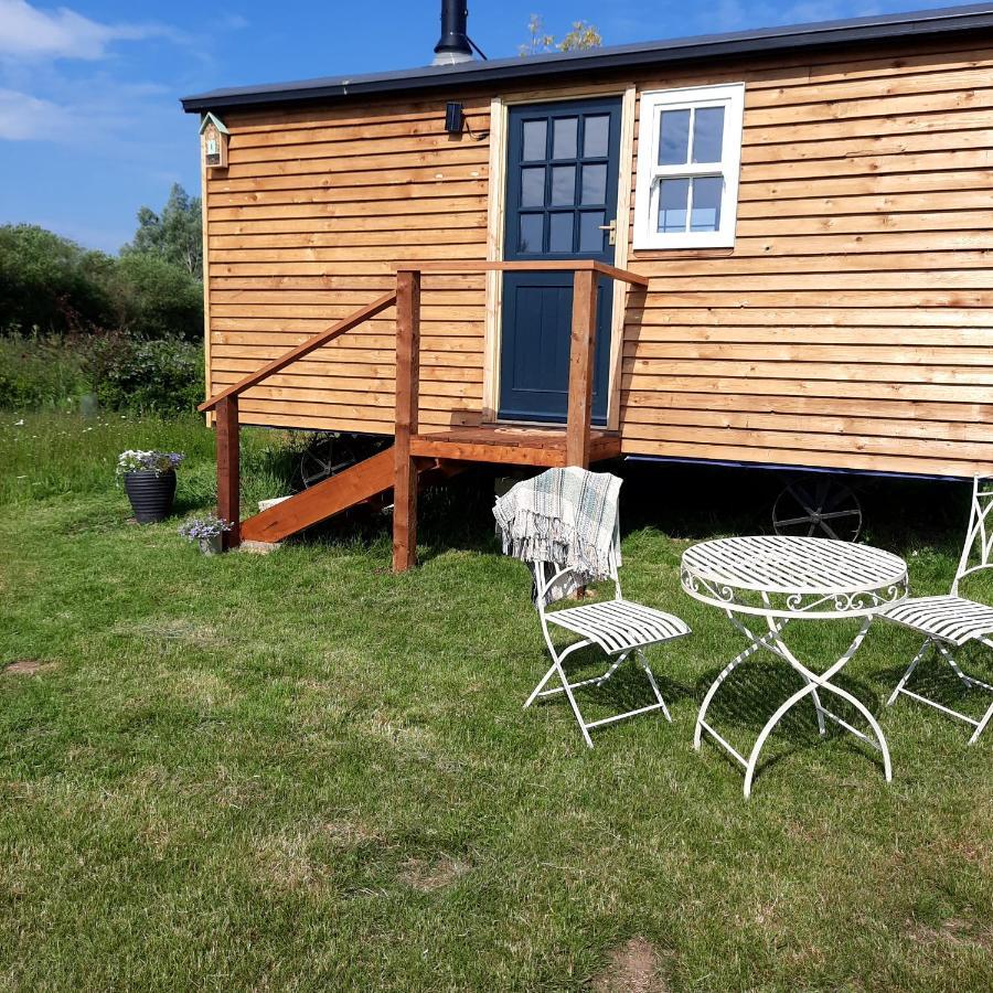 Cranfield Retreat & Glamping - Yurt & Shepherds Hut Long Melford Exterior photo